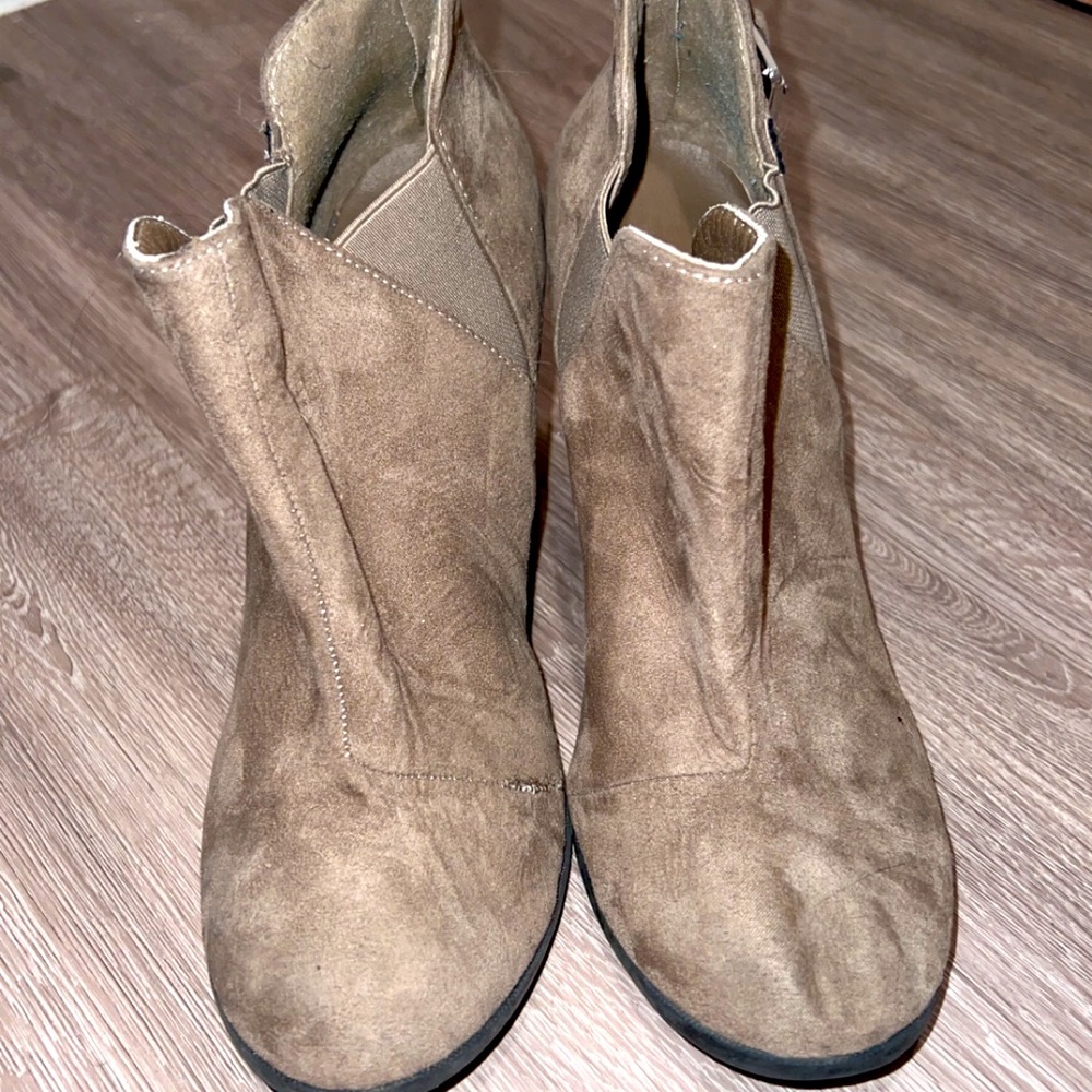 Tan Heels